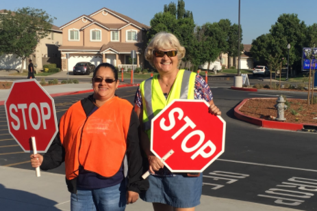 We would like to thank our volunteers for sharing their energy and time. The success of our campus is due in large part to our volunteers! A big thank you to Ximena’s mom, and Payton’s Grandma for being so committed and running the crosswalks with such efficiency. Thank you to all the volunteers for their time!