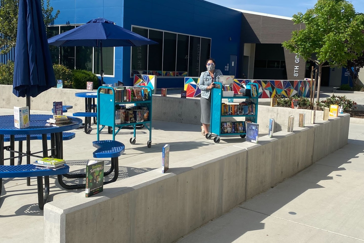 Mrs. Polanco brought to life our mobile library this week. She brought out books to the middle school quad to allow students to check out books from our school library. We love this practice and hope to keep it alive for the remainder of the school year.